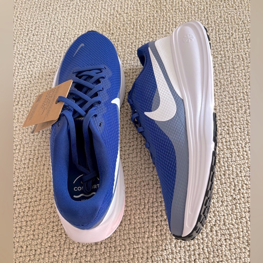 New Nike Revolution 8 Sneakers - MENS 9.5
